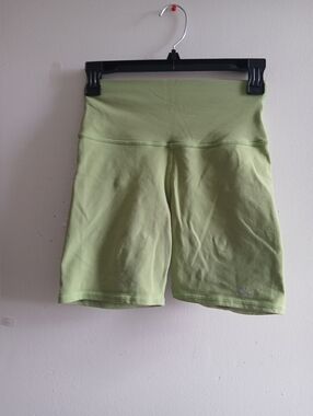 ALO Yoga Light Green High-Rise Bike Shorts